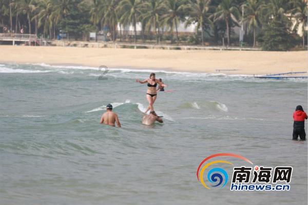瑞士称或允许受制裁个人入境参加涉乌会谈