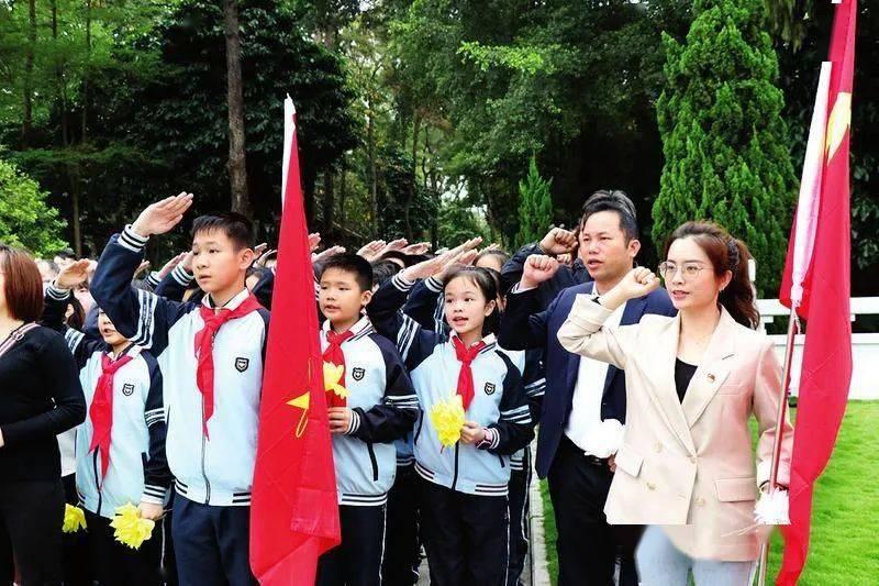 小米14ultra渲染图曝光,搭载骁龙8gen3处理器