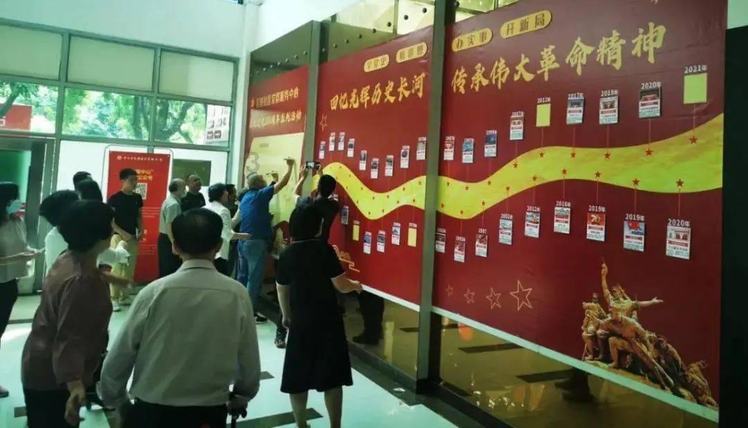 象湖社区开展“雪天送温情 慰问暖人心”活动