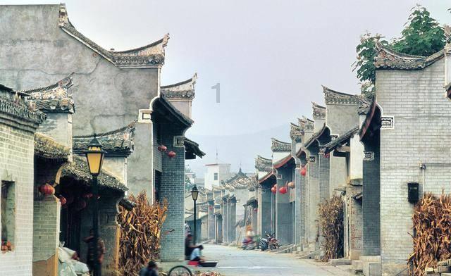 工作20年大厨:做鲫鱼汤时,千万别用错“水”,否则腥味重还难喝
